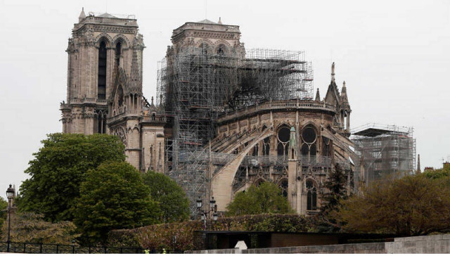 Resultado de imagen para Apagan fuego catedral Notre Dame; sÃ³lo afectÃ³ una parte del techo