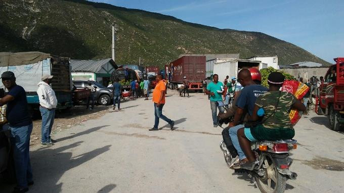 Transportistas haitianos bloquearon el punto fronterizo de mal paso jimani