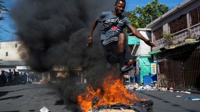 Incendios barricadas jornada protestas Haiti EDIIMA20191017 0719 4