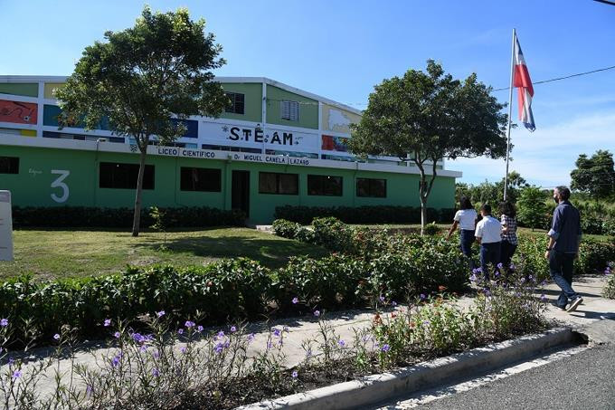 Liceo cientifico dr miguel canela lazaro un ejemplo de excelencia en la educacion dominicana