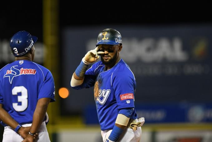 El beisbol dominicano vuelve este viernes con el licey en la cima