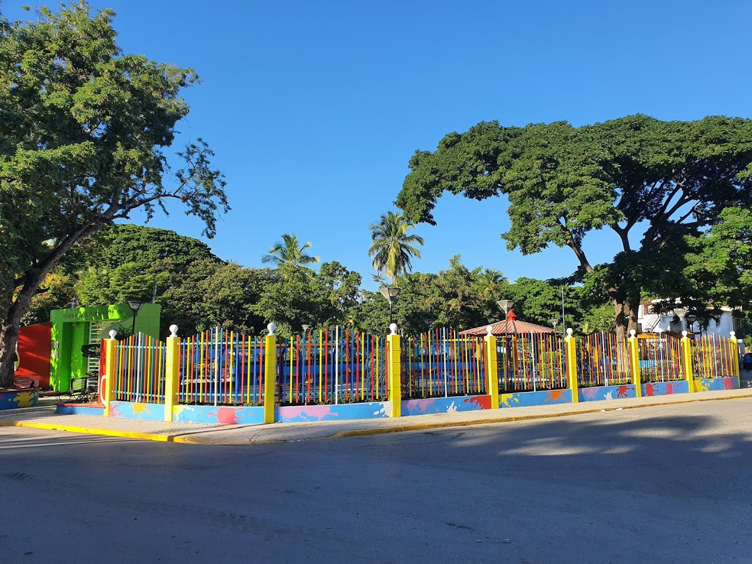 Parque Infantil y Monumento Historico Bartolome Farfan