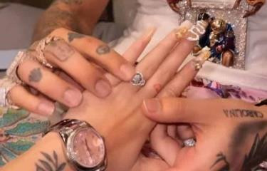 Anuel aa le entrega anillo de compromiso a yailin la mu00e1s viral 76bd611a 557cef1d focus 0.07 min0.41 375 240