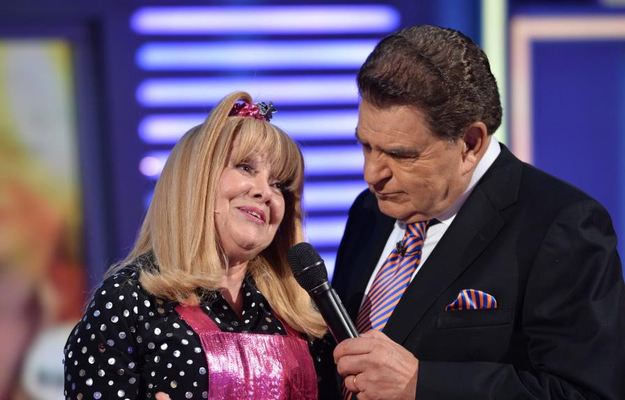Gloria benavides la cuatro sabado gigante 2000 5a5a1e1f focus 0.2 0.4 895 573