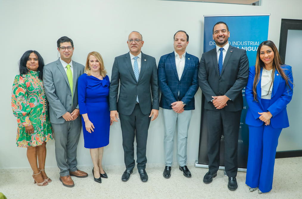 Dircia Paulino, Julio Lozano, Milagro Puello, Ulises Rodriguez, Napoleon Rodriguez, Fantino Polanco e Ilonka Acosta