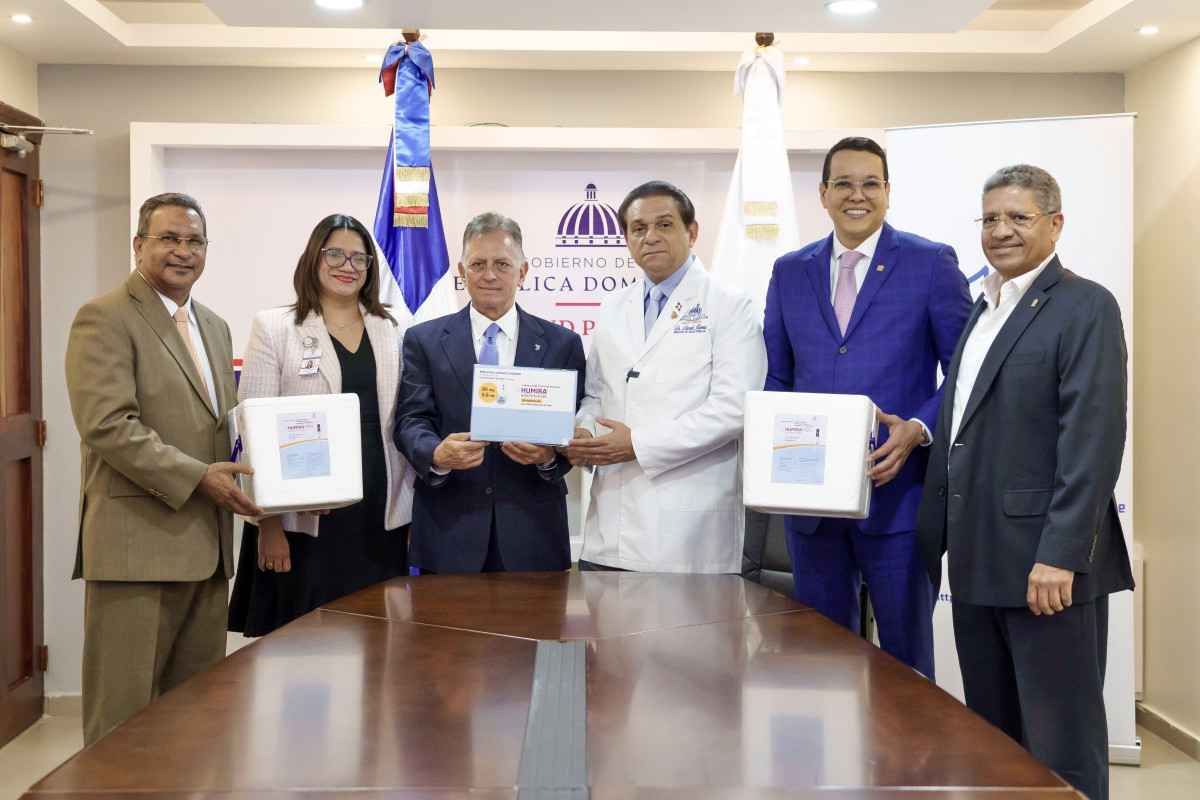 Wenceslao Soto, Karen Cepeda, Tim Tuccelli, ministro Daniel Rivera, Elu00edas Dinzey y Juan Aybar.