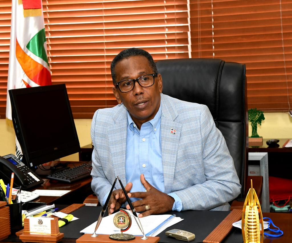 Edgar Augusto Feliz Mu00e9ndez director de los Comedores Econu00f3micos del Estado