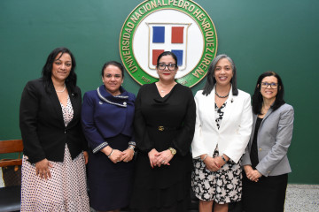 1. Bianka Pérez, Helen Voutsinas, Llinet Magdalena Rosado, Lourdes M. Ventura y Rita Mella