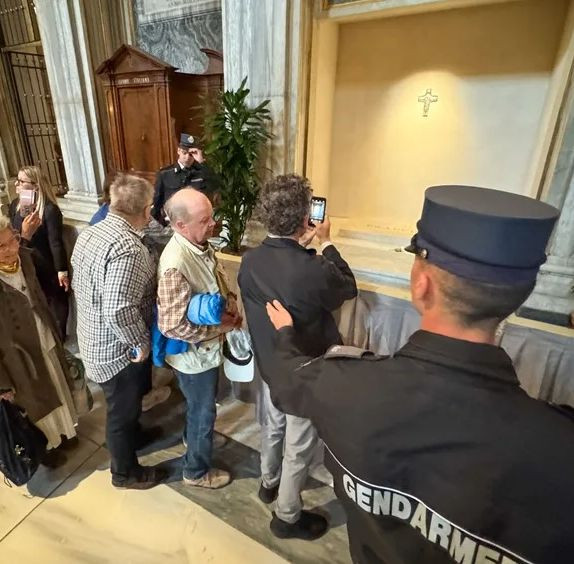 Tumba papa francisco 2