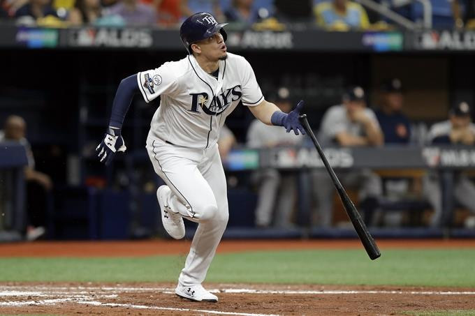 Rays vapulean a greinke y obligan un cuarto juego