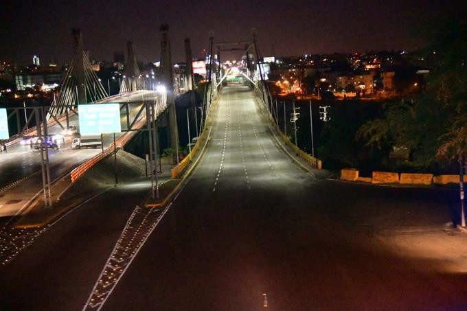 Sin un alma en las calles anoche tras toque de queda