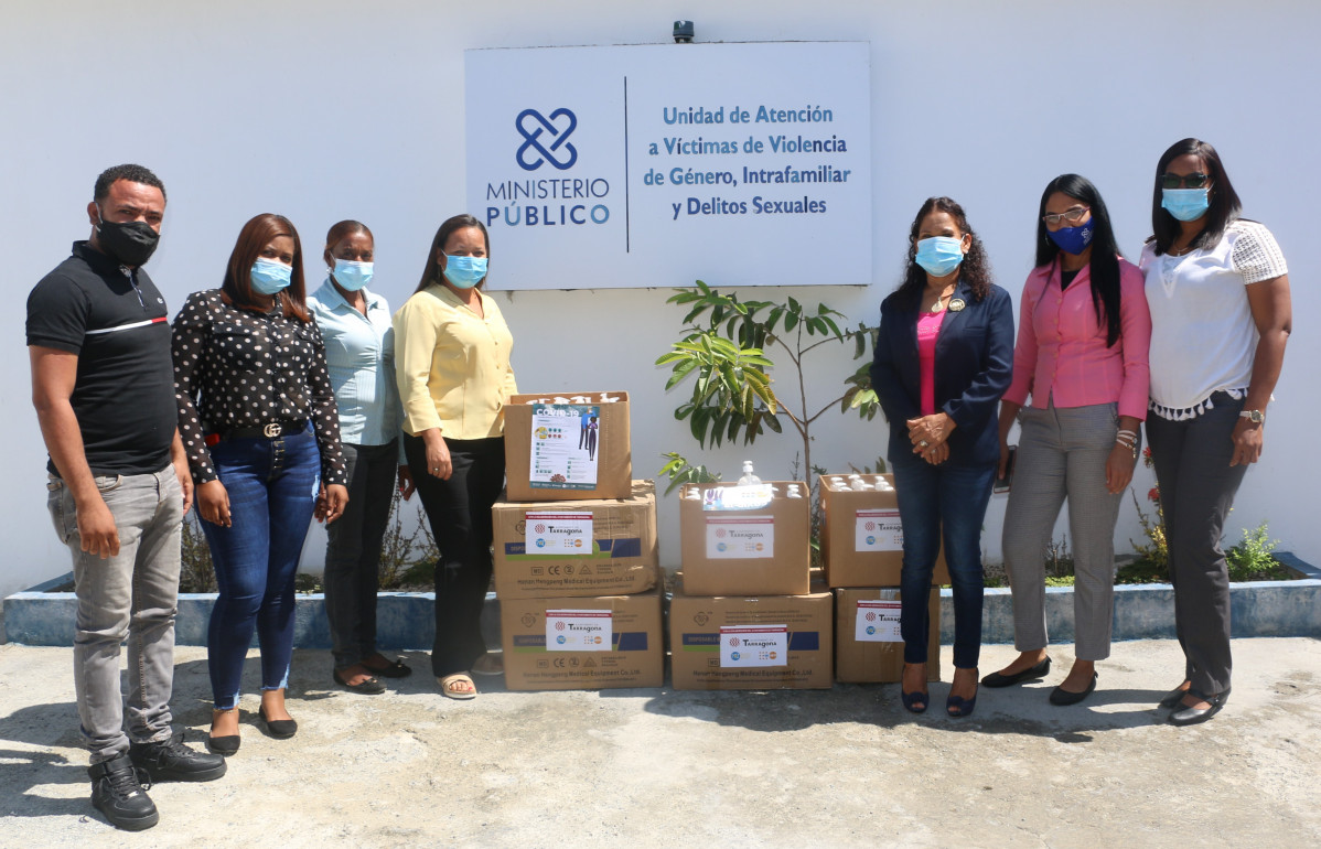 Entrega de kits en Azua UNFPA   ACPP   Tarragona UNIDAD DE ATENCION A VICTIMAS DE VILENCIA AZUA