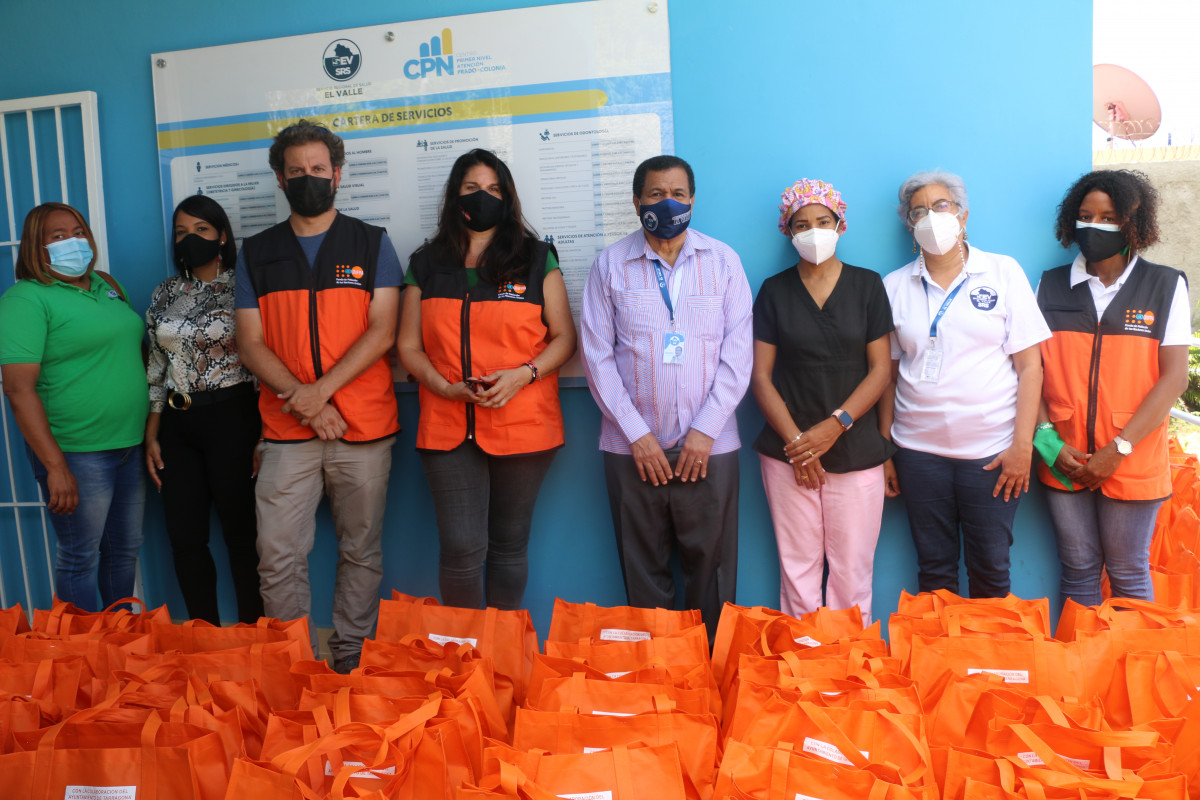 Entrega de kits en Azua UNFPA   ACPP   Tarragona CPNA PRADO COLONIA