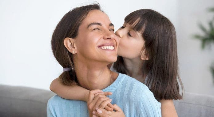 Encuentra el regalo de las madres en tiendas online dominicanas 696x382