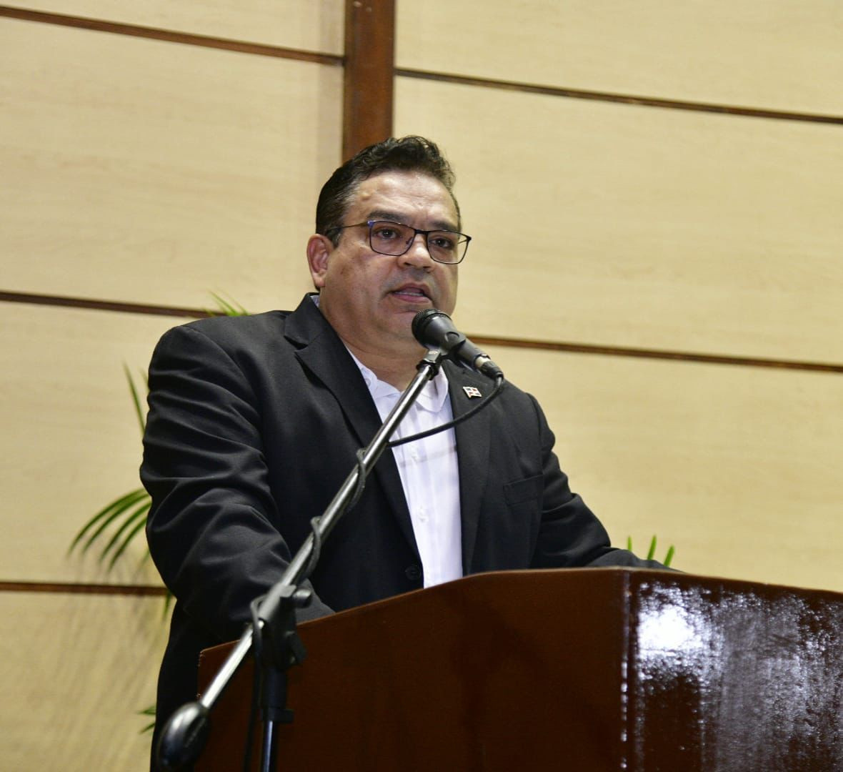 El director general de la Onda expone su disertaciu00f3n en el Primer Congreso de Abogados con Dignidad en la Modernidad