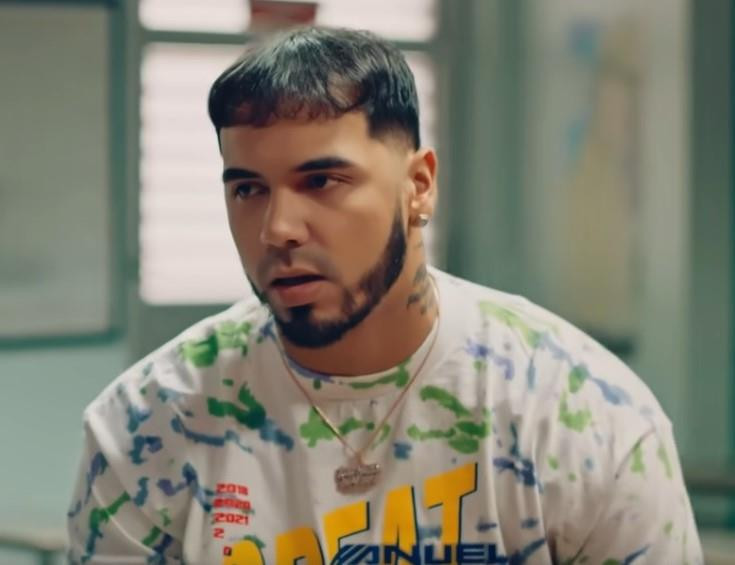 Anuel aa mostra il suo amore per il basket nel reggaeton dictadura 9711ba7c focus min0.28 0.35 895 573