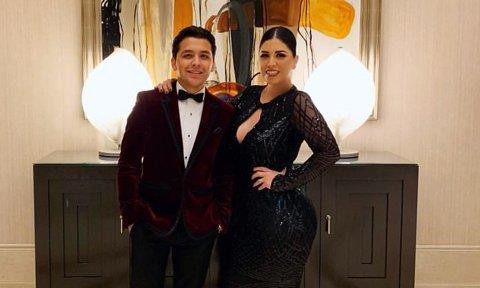 Christian nodal y su mam  c86b5425 focus min0.05 0.56 895 573
