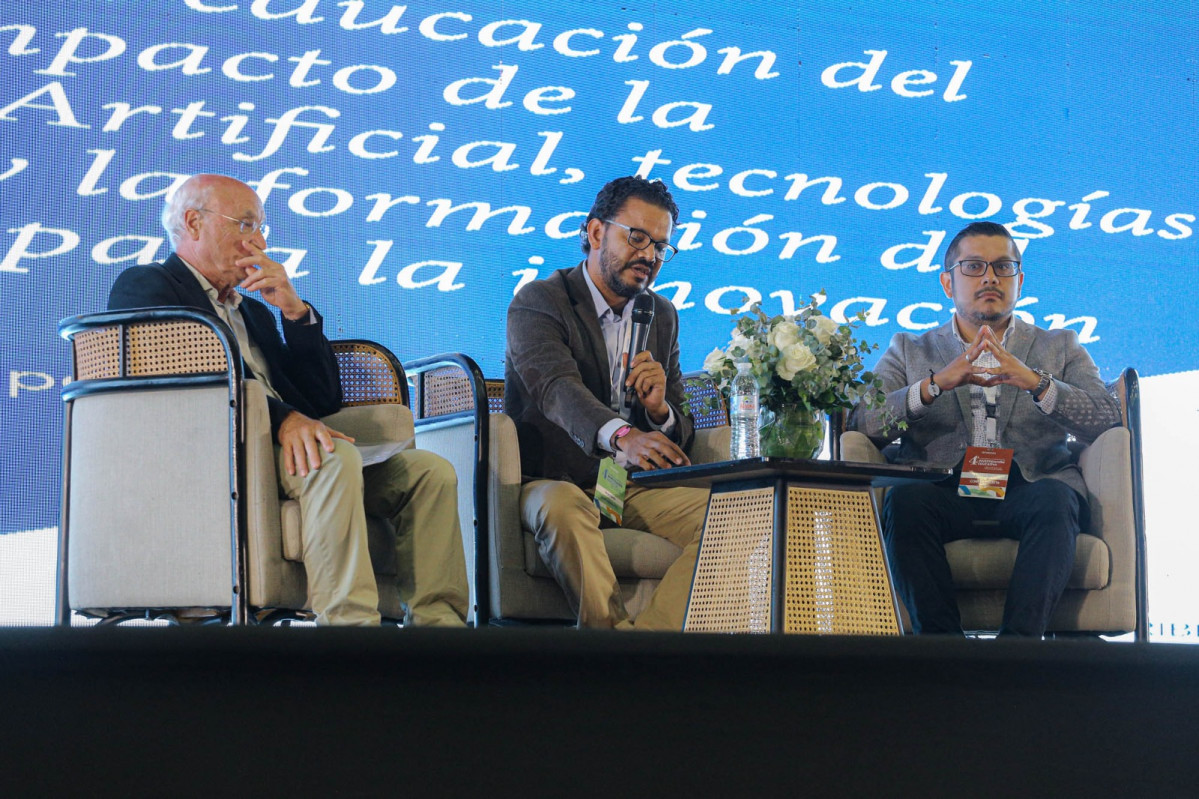 3.  Francisco Imbernu00f3n, David Capellu00e1n y Rafael Martu00ednez Campoblanco (1)