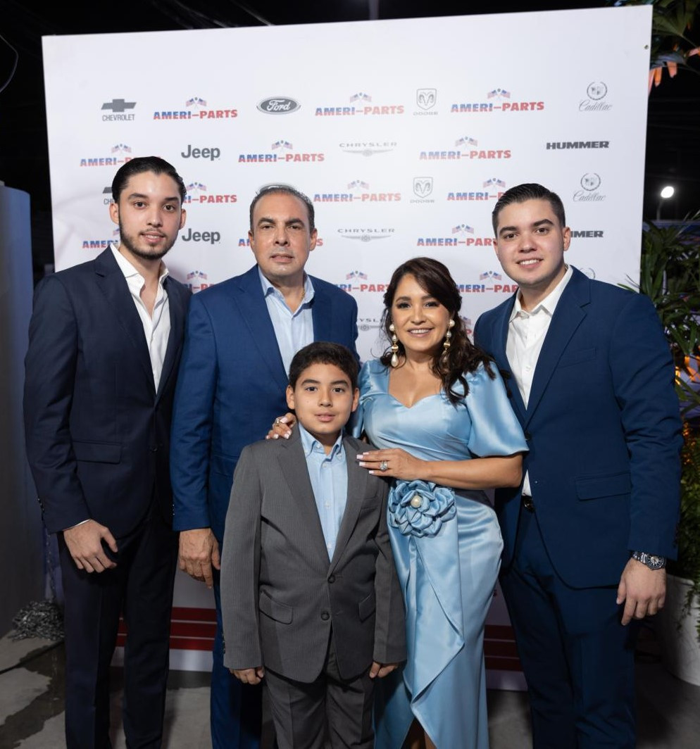 1 Principal. Emil, Juan, Samir, Soraya y John Esposito